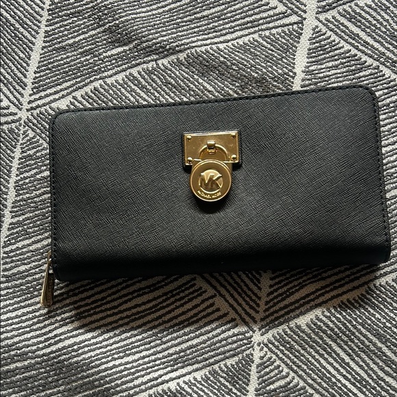 Michael Kors Black and Gold Wallet with Push-Lock Closure - Picture 1 of 10